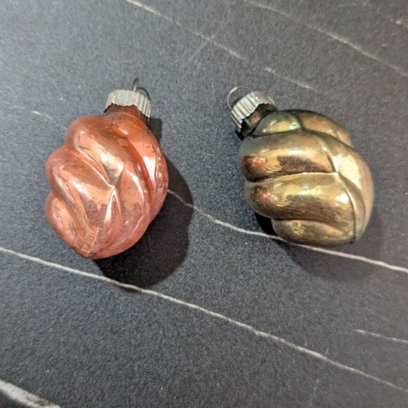 Shiny Brite Xmas Ornaments Pair Swirl Style Gold & Pink Glass Vintage 2" - Picture 2 of 6